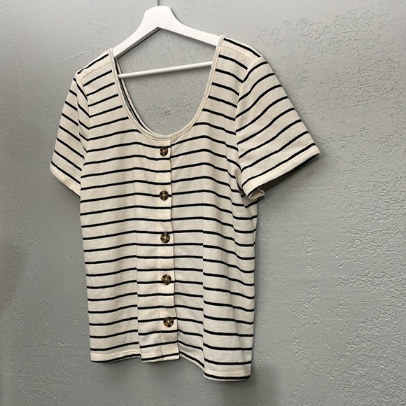 NWT Torrid Ivory & Black Stripe Rib Button Midi Tee Short Sleeve Preppy Size 2X - Picture 5 of 11